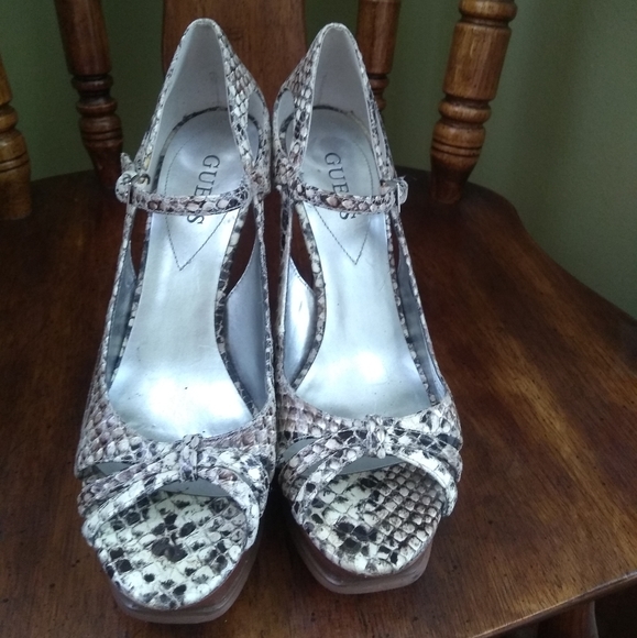 Guess Snakeskin Stillettos - Picture 2 of 8